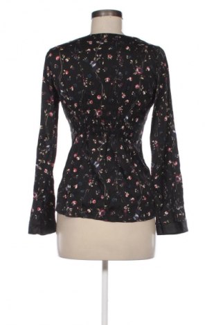 Дамска блуза Unbranded, Размер M, Цвят Многоцветен, Цена 19,00 лв.