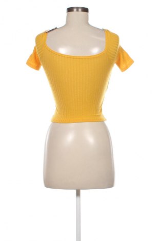 Дамска блуза Unbranded, Размер S, Цвят Жълт, Цена 4,99 лв.