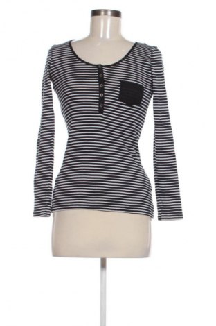 Γυναικεία μπλούζα United Colors Of Benetton, Μέγεθος XS, Χρώμα Πολύχρωμο, Τιμή 10,99 €