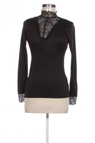 Дамска блуза Y.A.S, Размер S, Цвят Черен, Цена 26,33 лв.