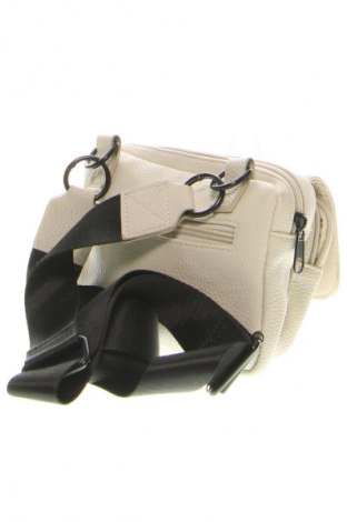Дамска чанта Bershka, Цвят Бежов, Цена 17,03 лв.