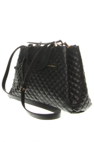 Дамска чанта Guess, Цвят Черен, Цена 115,35 лв.