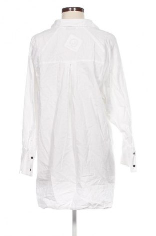 Дамска риза ONLY, Размер M, Цвят Бял, Цена 13,99 лв.