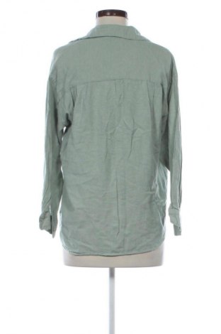 Дамска риза Stradivarius, Размер M, Цвят Зелен, Цена 25,42 лв.