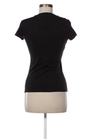 Дамска тениска Armani Exchange, Размер S, Цвят Черен, Цена 68,00 лв.