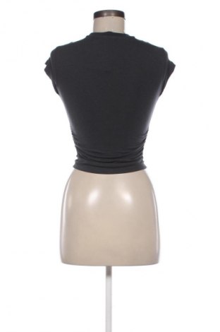 Dámske tričko Bershka, Veľkosť S, Farba Sivá, Cena  14,30 €