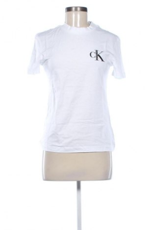 Дамска тениска Calvin Klein Jeans, Размер S, Цвят Многоцветен, Цена 77,99 лв.