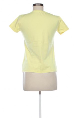 Дамска тениска Guess, Размер M, Цвят Жълт, Цена 21,99 лв.