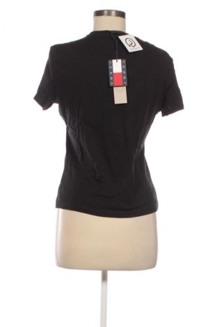 Дамска тениска Tommy Jeans, Размер L, Цвят Черен, Цена 77,99 лв.