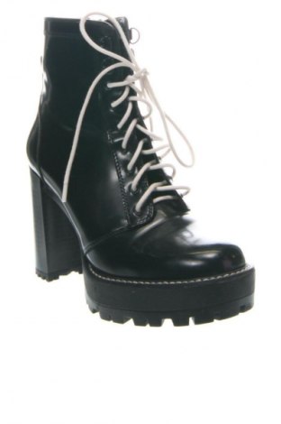 Damen Stiefeletten Bershka, Größe 37, Farbe Schwarz, Preis 28,99 €