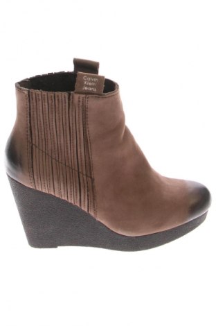 Botine de damă Calvin Klein Jeans, Mărime 40, Culoare Maro, Preț 323,68 Lei