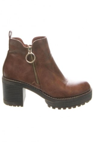 Дамски боти Chika 10, Размер 37, Цвят Кафяв, Цена 67,99 лв.