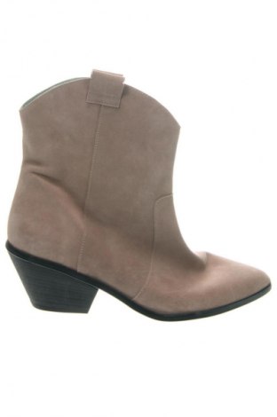 Дамски боти Lab, Размер 39, Цвят Бежов, Цена 104,99 лв.