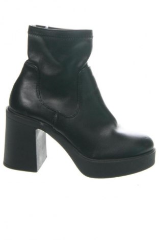 Dámské boty  New Yorker, Velikost 36, Barva Černá, Cena  798,00 Kč