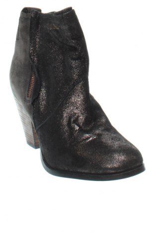 Botine de damă Superdry, Mărime 39, Culoare Multicolor, Preț 170,57 Lei