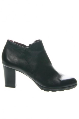 Дамски боти Tamaris, Размер 40, Цвят Черен, Цена 73,99 лв.