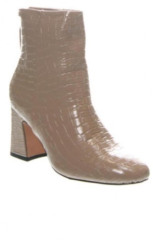 Дамски боти Topshop, Размер 37, Цвят Бежов, Цена 139,84 лв.