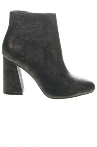 Botine de damă Unbranded, Mărime 36, Culoare Multicolor, Preț 196,99 Lei