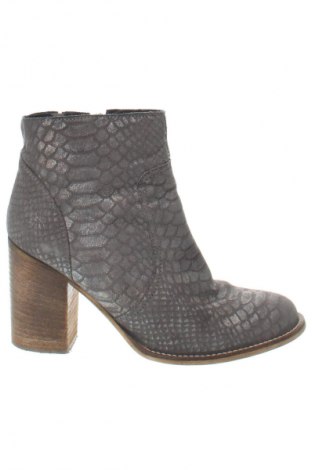 Botine de damă Unbranded, Mărime 38, Culoare Multicolor, Preț 160,99 Lei