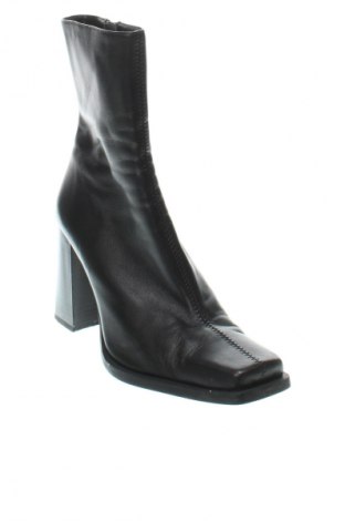 Botine de damă Zara, Mărime 39, Culoare Negru, Preț 153,97 Lei