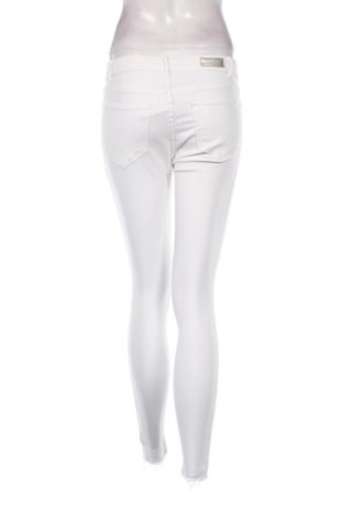 Dámske džínsy  Amisu, Veľkosť M, Farba Biela, Cena  15,00 €