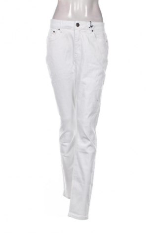 Дамски дънки Arizona, Размер L, Цвят Бял, Цена 46,99 лв.