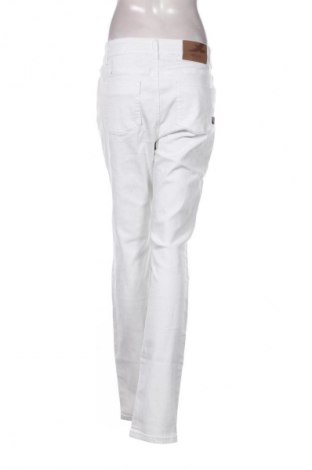 Дамски дънки Arizona, Размер L, Цвят Бял, Цена 46,99 лв.