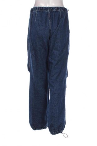 Дамски дънки Bershka, Размер S, Цвят Син, Цена 29,33 лв.