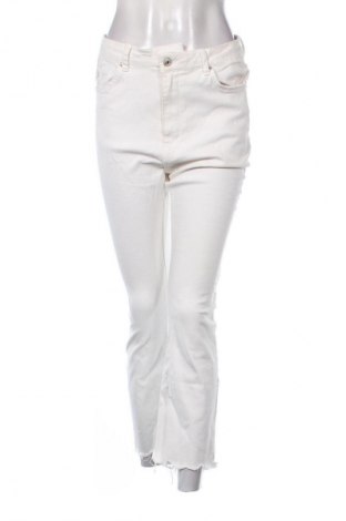 Damen Jeans Bershka, Größe M, Farbe Weiß, Preis € 15,00