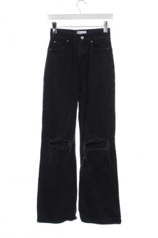 Dámské džíny  Bershka, Velikost XS, Barva Černá, Cena  369,00 Kč