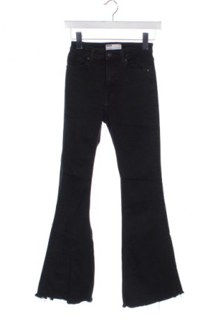 Dámské džíny  Bershka, Velikost XS, Barva Černá, Cena  685,00 Kč