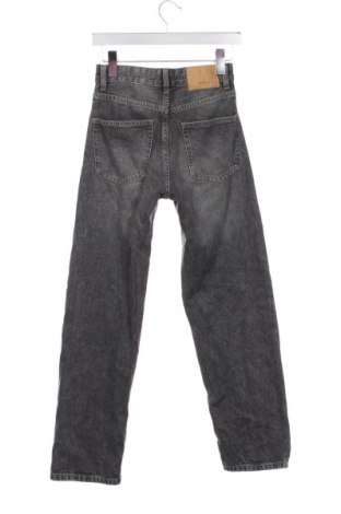 Дамски дънки Bershka, Размер XS, Цвят Сив, Цена 21,99 лв.