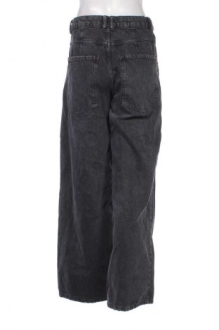 Dámske džínsy  Bershka, Veľkosť M, Farba Sivá, Cena  14,77 €