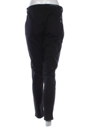 Дамски дънки Betty Barclay, Размер L, Цвят Черен, Цена 174,99 лв.