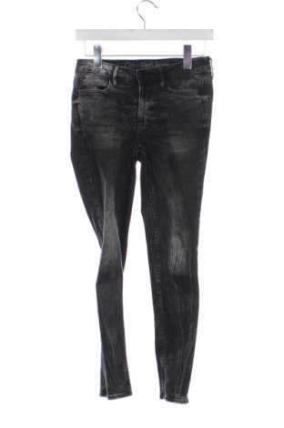 Дамски дънки Calvin Klein Jeans, Размер S, Цвят Сив, Цена 68,00 лв.