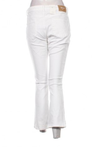 Дамски дънки Cartoon, Размер M, Цвят Екрю, Цена 46,99 лв.