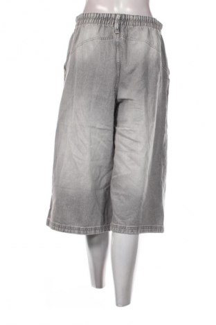 Damen Jeans Cropp, Größe M, Farbe Grau, Preis 24,99 €