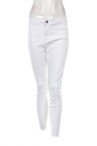Дамски дънки Denim 1982, Размер M, Цвят Бял, Цена 16,99 лв.