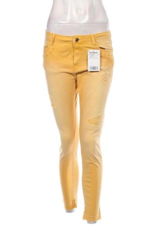 Női farmernadrág Desigual, Méret M, Szín Sárga, Ár 22 529 Ft
