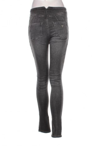 Дамски дънки Guess, Размер S, Цвят Сив, Цена 110,75 лв.