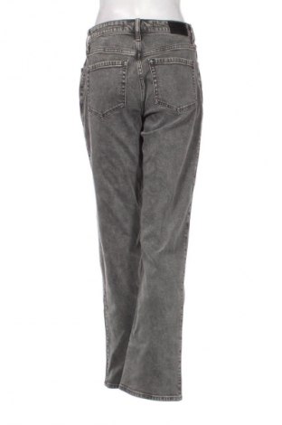 Дамски дънки Hollister, Размер S, Цвят Сив, Цена 61,99 лв.