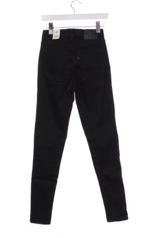 Дамски дънки Levi's, Размер S, Цвят Черен, Цена 174,99 лв.