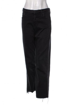 Дамски дънки Mango, Размер L, Цвят Черен, Цена 33,97 лв.