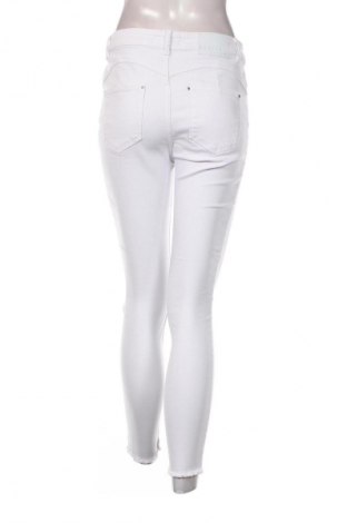 Damen Jeans Mohito, Größe M, Farbe Weiß, Preis 8,99 €