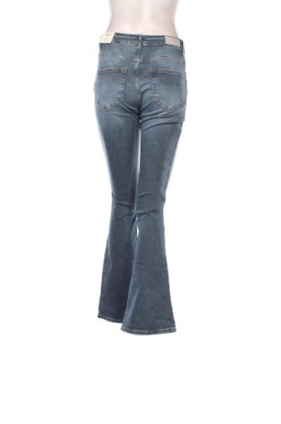 Дамски дънки ONLY, Размер M, Цвят Син, Цена 77,99 лв.