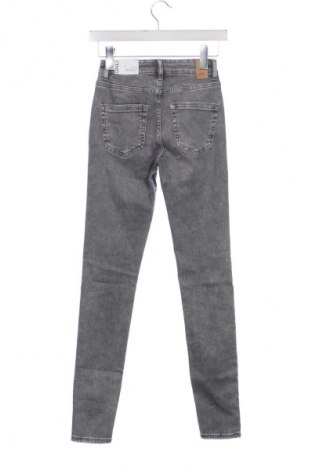 Дамски дънки ONLY, Размер XXS, Цвят Сив, Цена 62,99 лв.