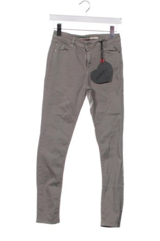 Női farmernadrág Please, Méret M, Szín Bézs, Ár 35 299 Ft