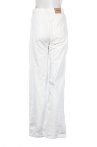 Damskie jeansy Pull&Bear, Rozmiar S, Kolor Biały, Cena 67,00 zł