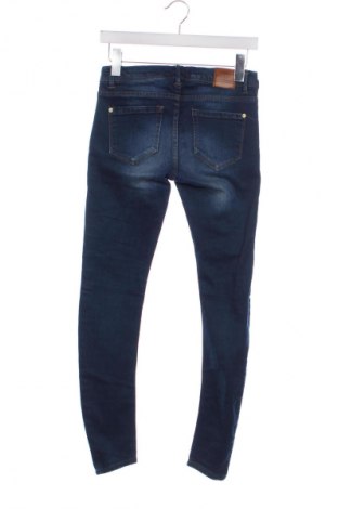 Damskie jeansy Pull&Bear, Rozmiar S, Kolor Niebieski, Cena 43,99 zł