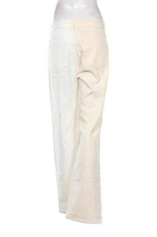 Дамски дънки Pull&Bear, Размер M, Цвят Бял, Цена 18,99 лв.